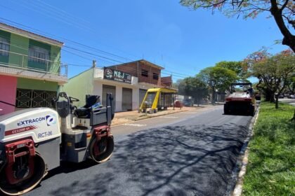 Prefeitura realiza 16 km de recape asfáltico nas avenidas Paranavaí, Sophia e Alexandre Rasgulaeff
