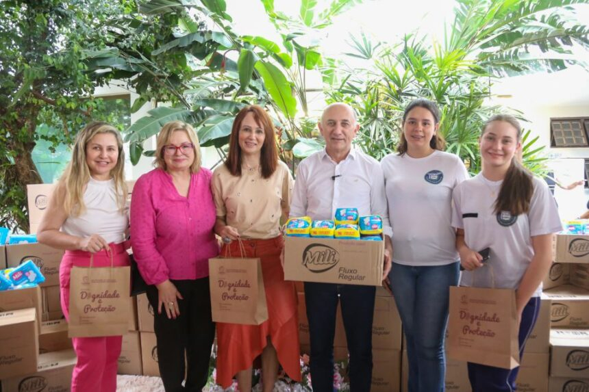 Provopar entrega 2,5 mil absorventes para programa da Prefeitura que garante acesso à higiene menstrual
