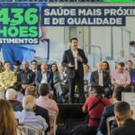 Ratinho Junior libera mais R$ 403 milhões para a saúde e entrega novos carros e ambulâncias