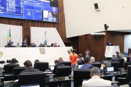 Alep. Iniciativa assinada pelo deputado Paulo Gomes (PP) defende mais transparência nos estabelecimentos e avançou em primeira discussão na sessão plenária desta segunda-feira (10).