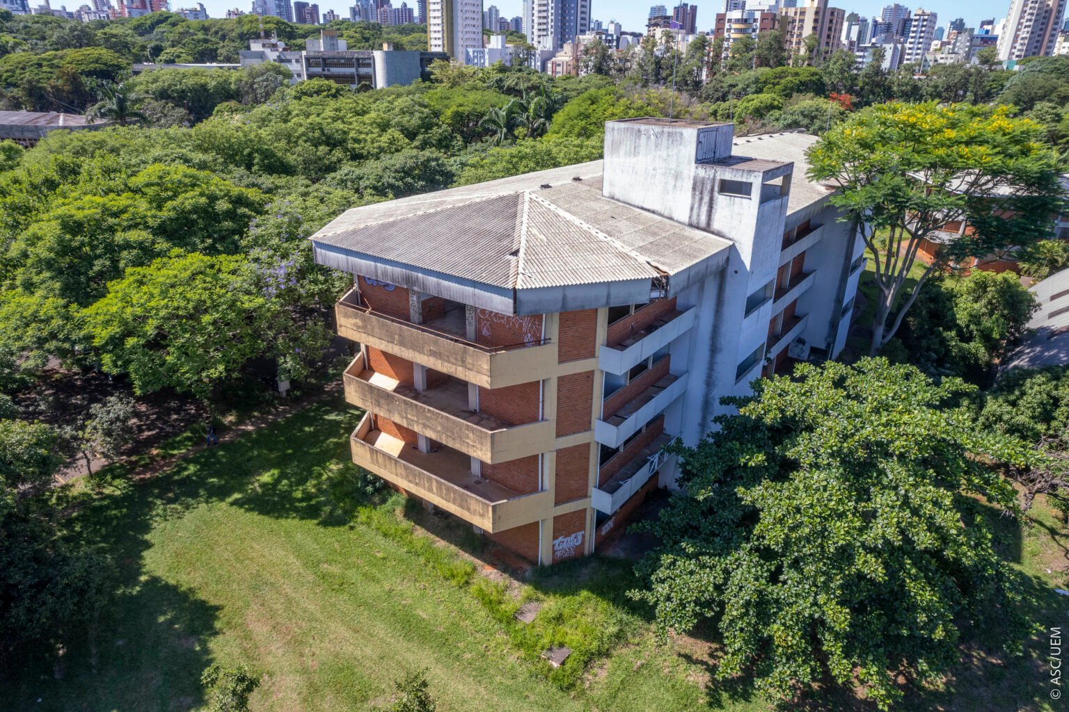 UEM retoma obras paralisadas e inicia ciclo de reformas