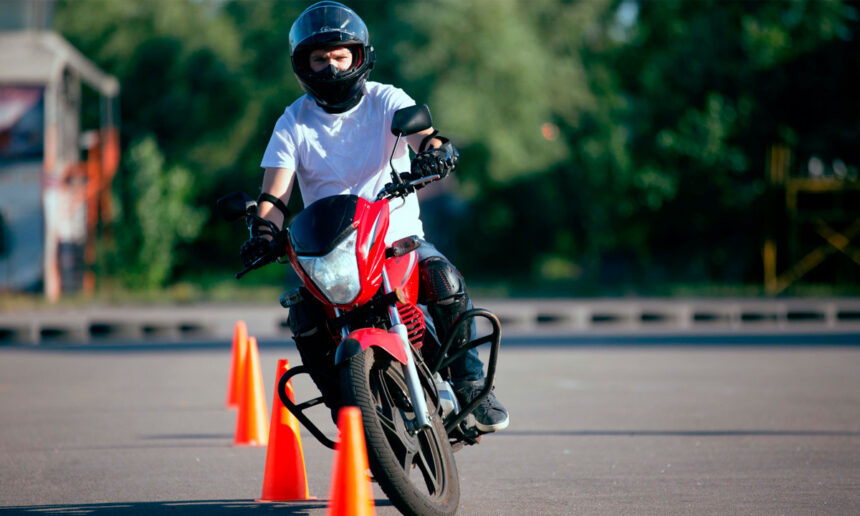 instrutores de motocicletas de autoescolas