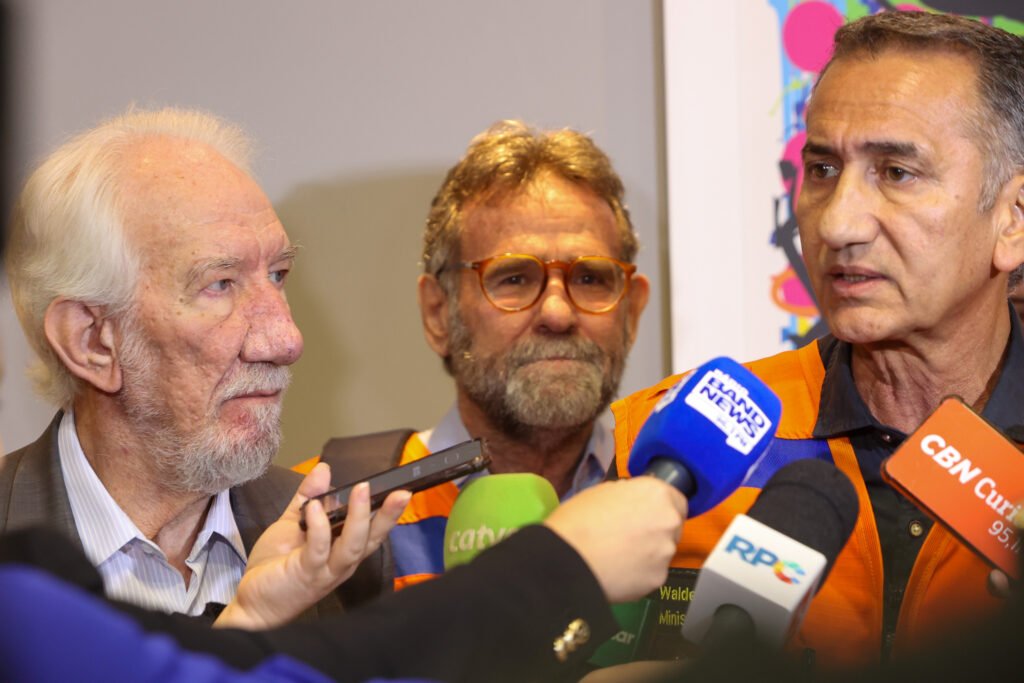 Darci Piana e ministro Waldez Góes se reúnem com moradores de União da Vitória; Governo Federal anuncia repasse de R$ 2,1 milhões em auxílio humanitário