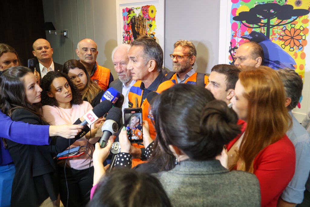 Darci Piana e ministro Waldez Góes se reúnem com moradores de União da Vitória; Governo Federal anuncia repasse de R$ 2,1 milhões em auxílio humanitário