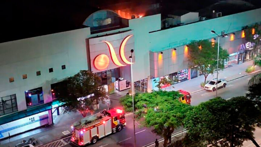 Incêndio em Shopping de Maringá