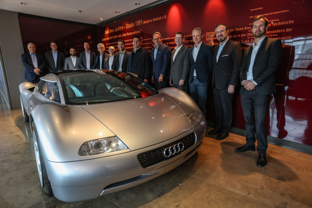 O governador Carlos Massa Ratinho Junior visitou a sede global da Audi nesta segunda-feira (27) em Ingolstadt, na Alemanha, e convidou a empresa para participar de um novo projeto com foco em inovação que está sendo construído pelo Governo do Paraná