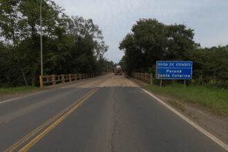 Ponte sobre o Rio Negro entre São Mateus do Sul e Três Barras (SC)