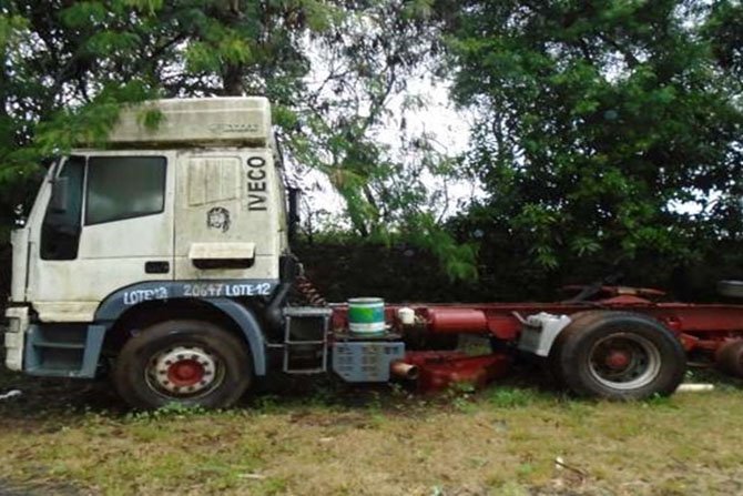 DER/PR vai leiloar 772 sucatas de veículos recolhidas em rodovias estaduais