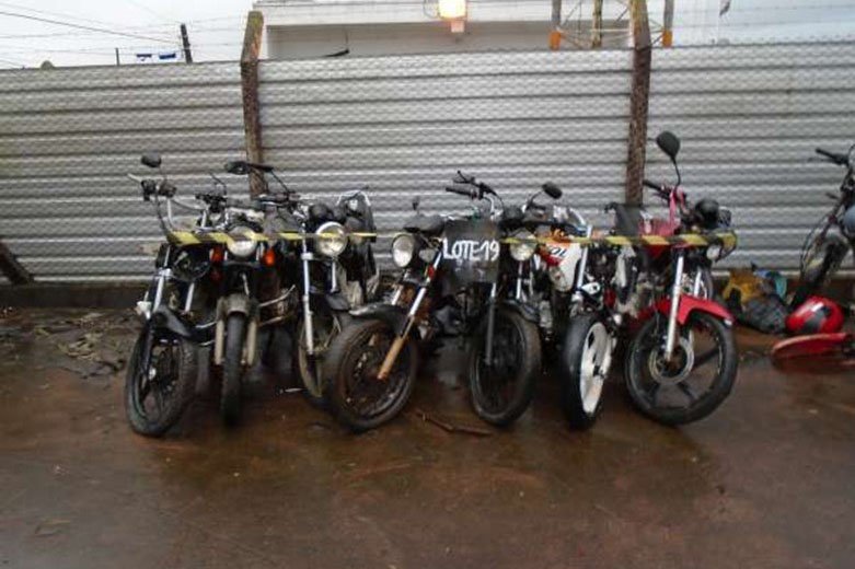 DER/PR vai leiloar 772 sucatas de veículos recolhidas em rodovias estaduais