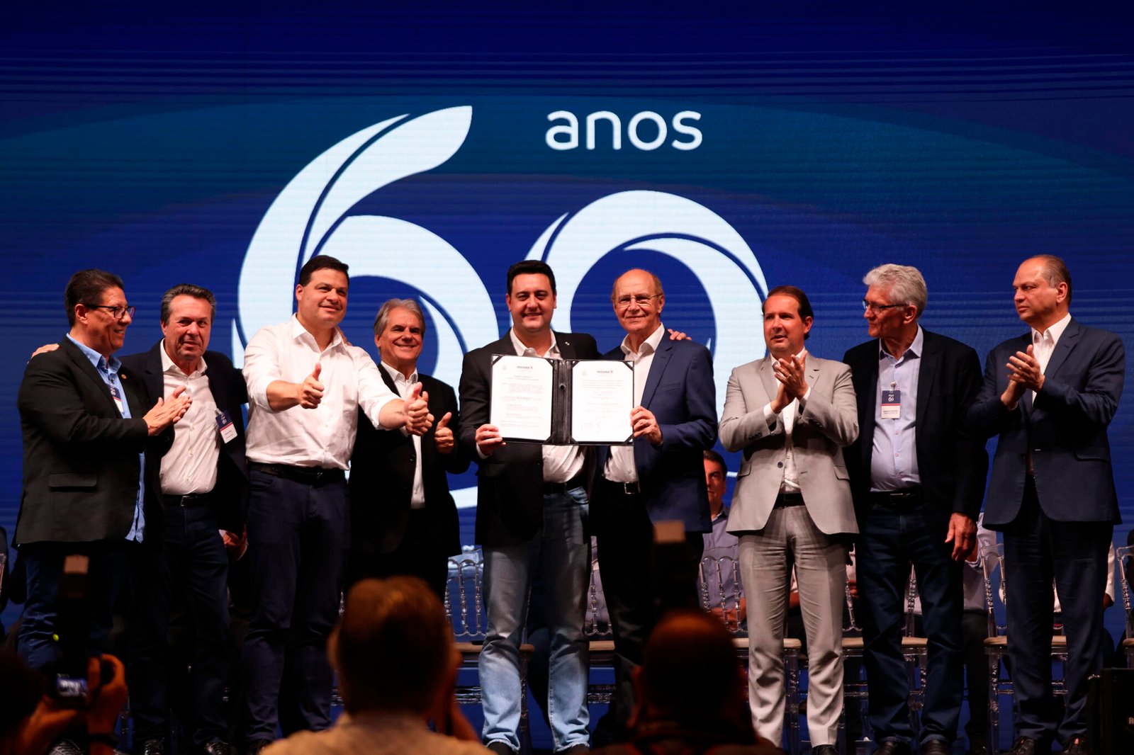 O governador Carlos Massa Ratinho Junior assinou nesta terça-feira (7) um convênio com a cooperativa C.Vale e a Prefeitura de Palotina, no Oeste do Paraná, para a construção do novo contorno viário na cidade.