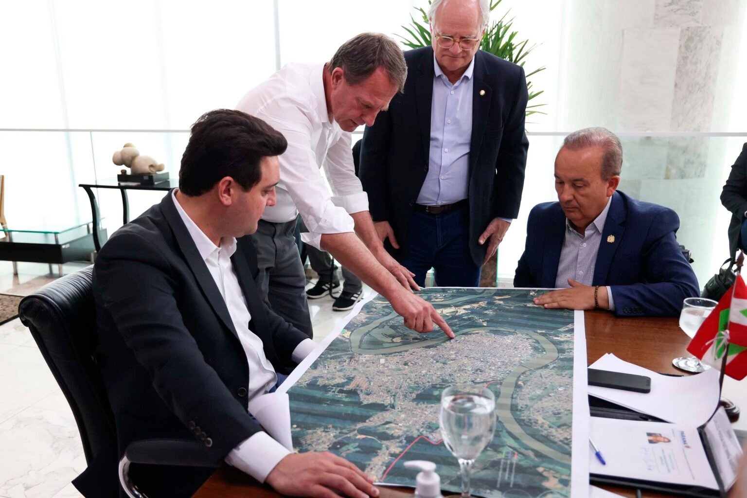 Governadores do Paraná e Santa Catarina vão estudar em conjunto soluções para as cheias do Rio Iguaçu