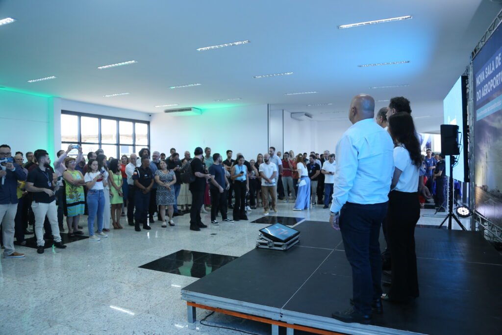 Vice-prefeito Edson Scabora inaugura ampliação da sala de embarque e consolida modernização do Aeroporto de Maringá