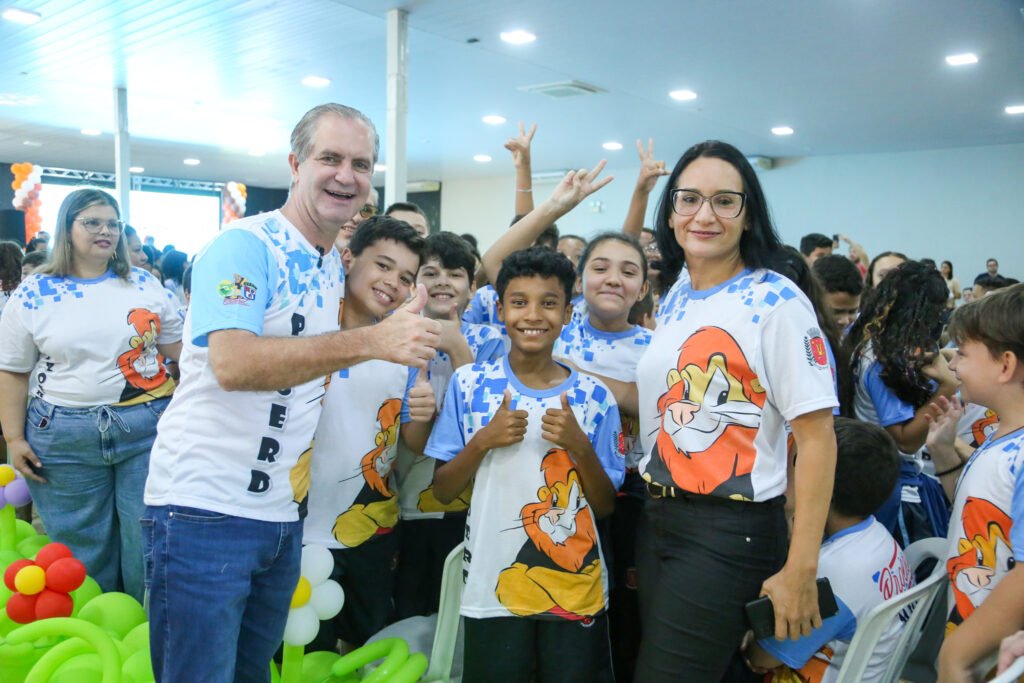 Proerd realiza formatura de 2 mil alunos da rede municipal