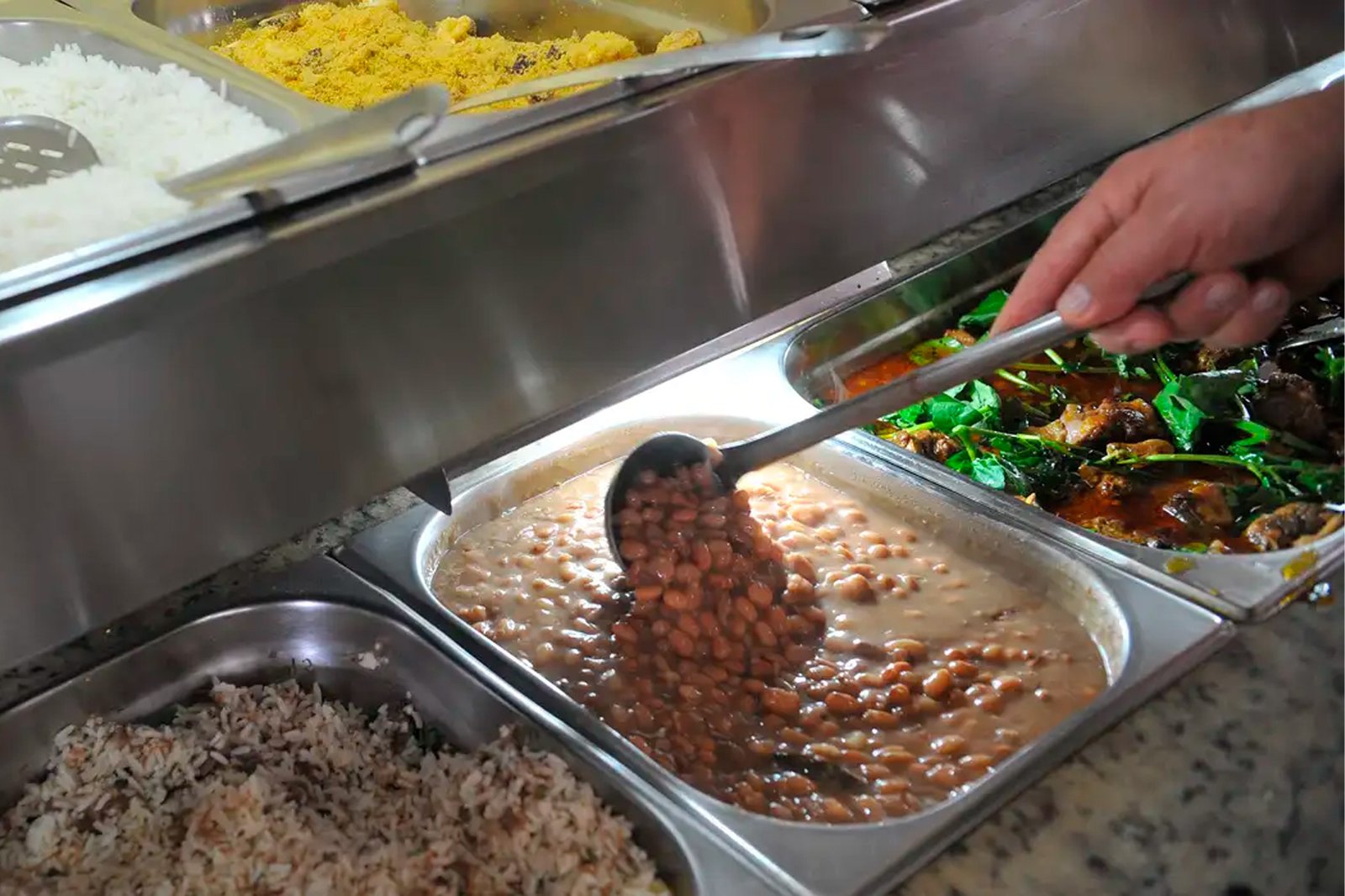 Cesta-básica,-alimentação,-comida,-selfie-service