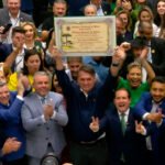 Entrega título de Cidadão Honorário do Paraná ao ex-presidente da República, Jair Messias Bolsonaro