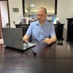 Ricardo Barros, despachando na sede do Progressistas em Curitiba durante o recesso de fim de ano