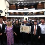 Referência da oftalmologia, médico Hamilton Moreira é cidadão benemérito do Paraná