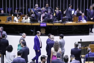 Sessão Conjunta do Congresso para análise do Orçamento 2024