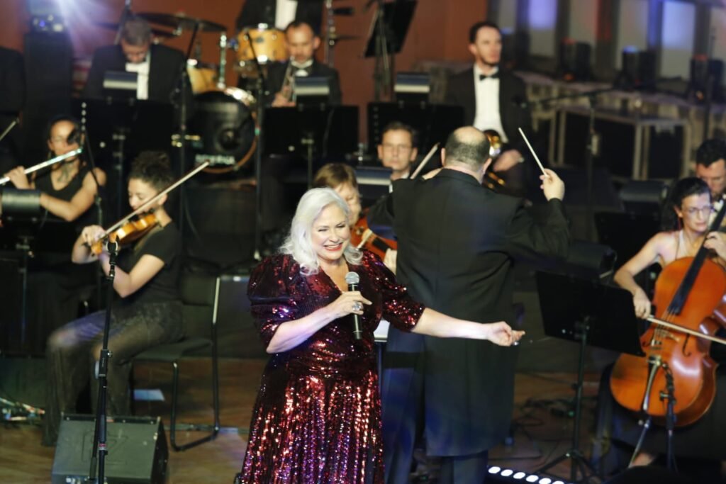 Espetáculo "Paz & Natal do Palácio Garibaldi" encanta público em Curitiba