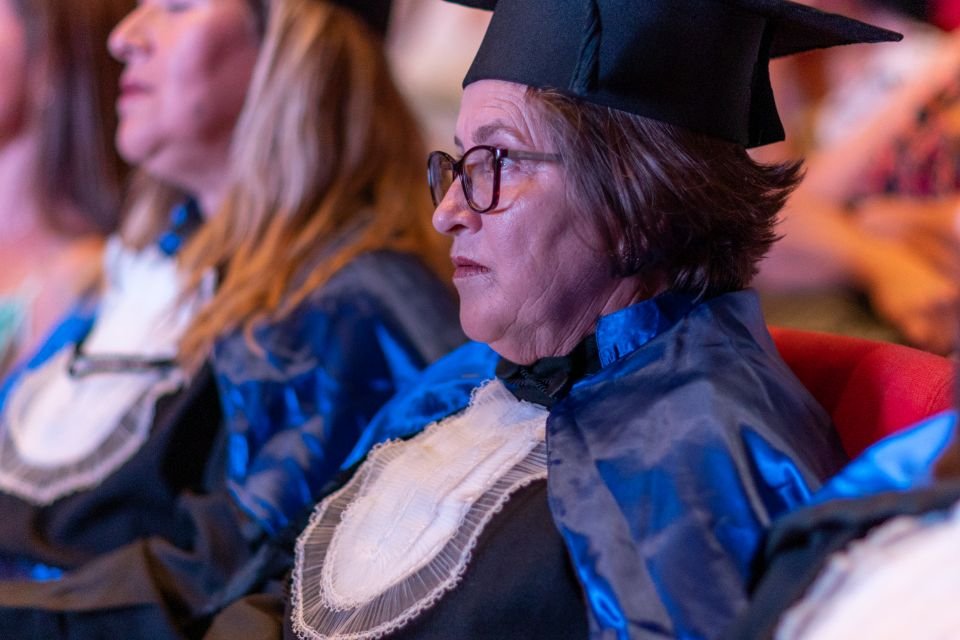 Alunos da EJA celebram formatura