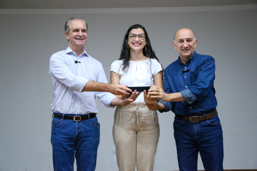 Prefeito Ulisses Maia, secretária de Compliance e Controle, Patrícia Parra e o vice-prefeito e secretário de Aceleração Econômica e Turismo, Edson Scabora 