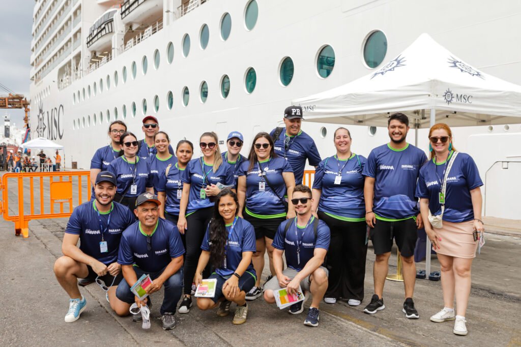 Navio MSC Musica atraca pela primeira vez em Paranaguá