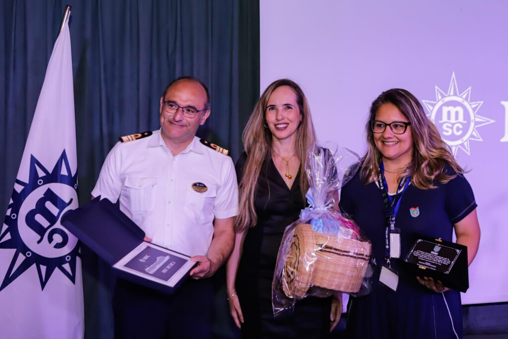 Navio MSC Musica atraca pela primeira vez em Paranaguá