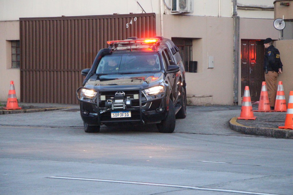 Polícia Militar prende cinco pessoas ligadas ao tráfico de drogas em rodovias no Paraná