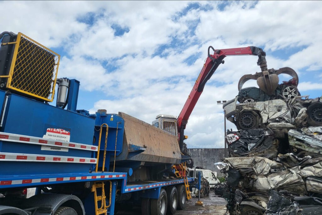 Detran destrói 874 automóveis e motocicletas dos pátios do Litoral