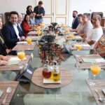 O anúncio do projeto que moderniza o Quadro de Funcionários da Educação Básica foi feito em um almoço do governador Ratinho Junior com servidores da rede estadual de ensino.