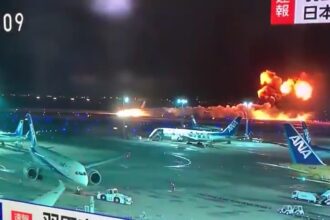 Avião pega fogo durante pouso no Japão, nesta terça-feira