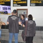 Procon notifica empresas de transporte sobre gratuidade para idosos