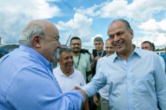 Rafael Greca e Ricardo Barros na estrada