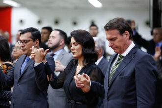 Bolsonaro na igreja