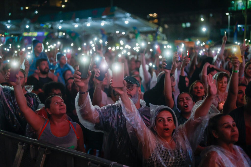 Roupa Nova e Rick e Renner animam o público no segundo dia de shows no Verão Maior Paraná