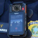 Uso de câmeras corporais por policiais