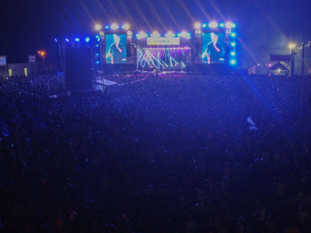 Roupa Nova e Rick e Renner animam o público no segundo dia de shows no Verão Maior Paraná