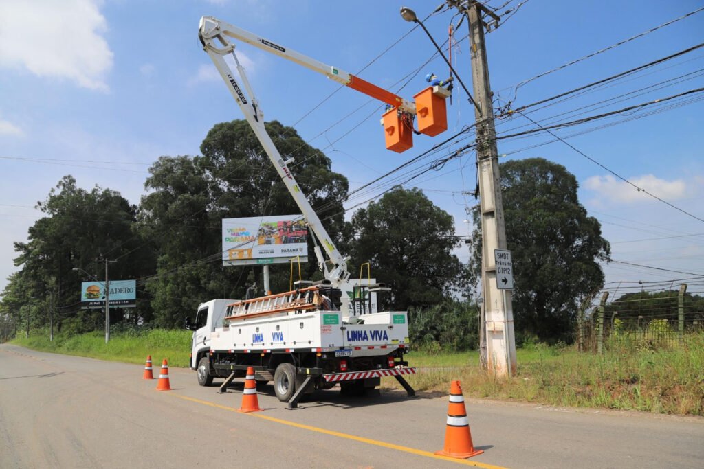 Após temporais, mais de mil técnicos da Copel atendem 38 mil consumidores sem energia