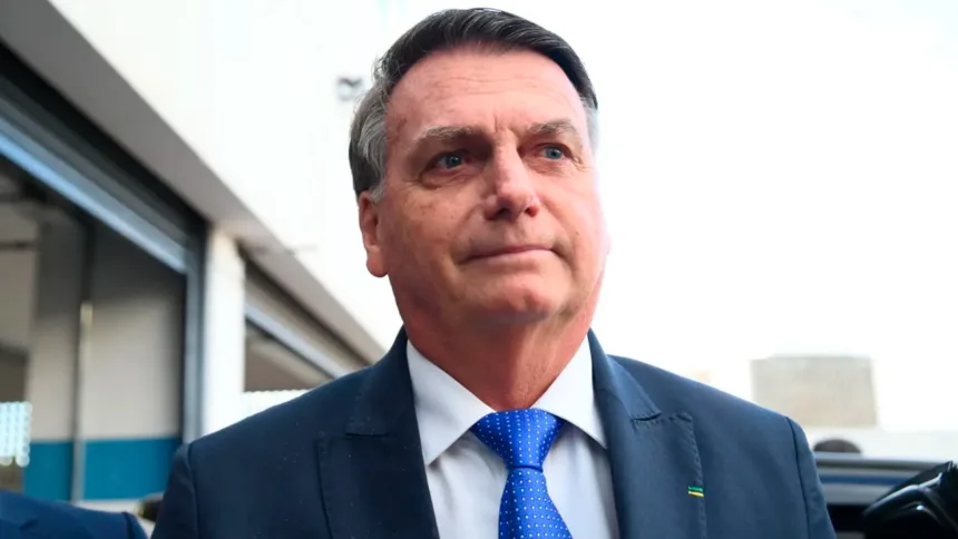 Bolsonaro segue orientação de advogados e fica em silêncio durante questionamentos da PF