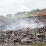 detonação de rochas na Pedreira Municipal