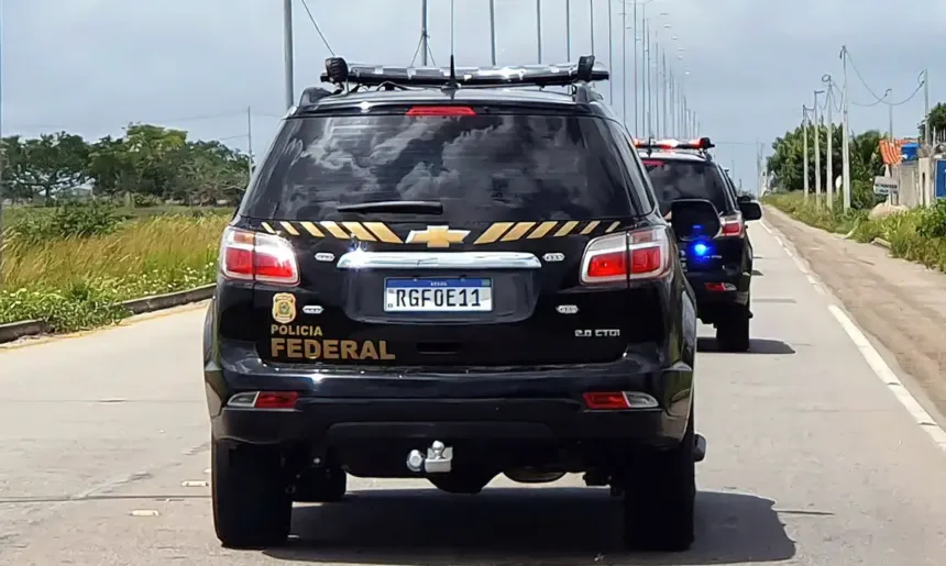 Operação da PF viaturas