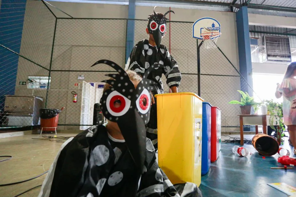 Alunos e professores da rede municipal de ensino atuam no combate ao mosquito da dengue