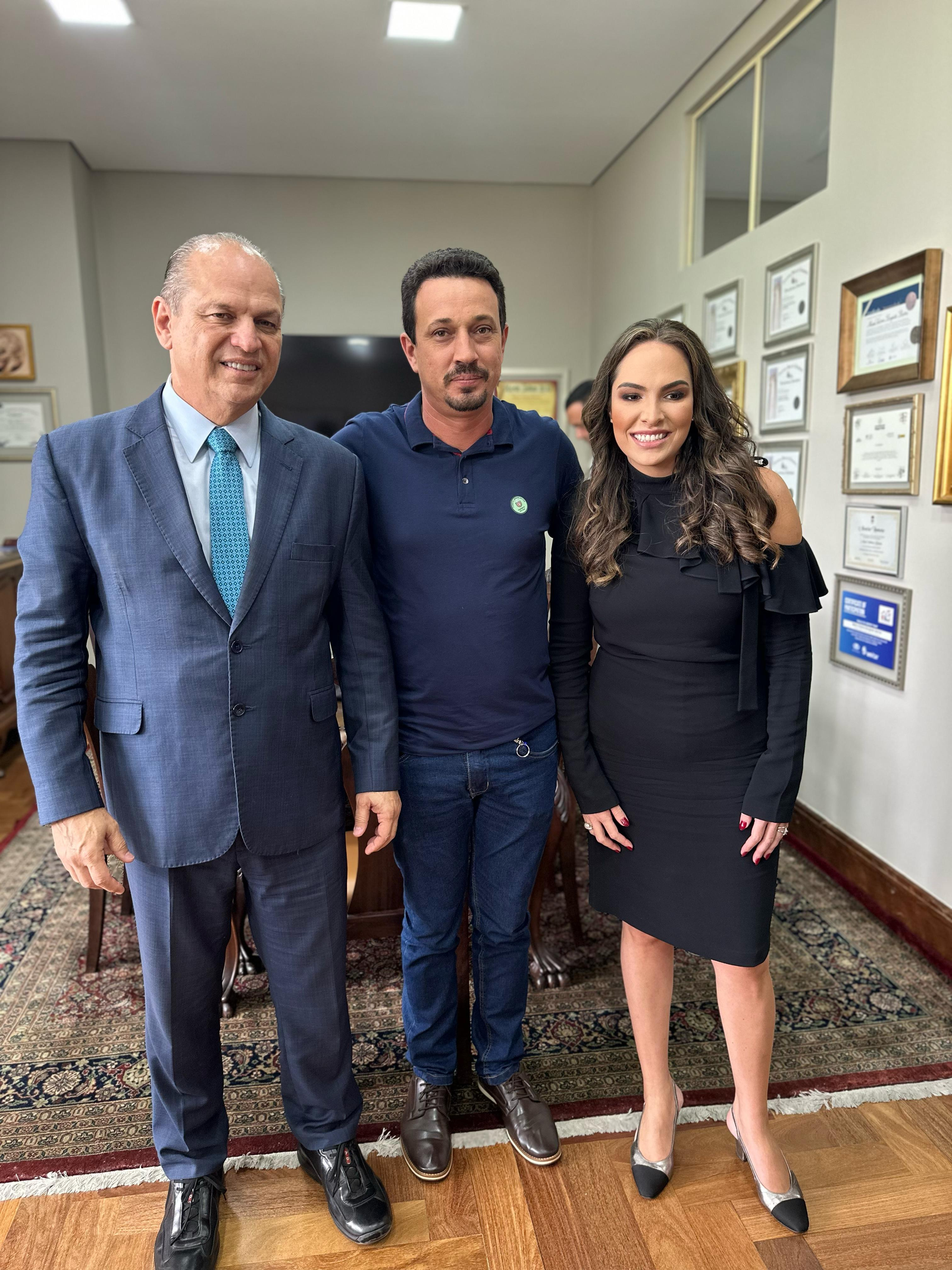 Ricardo Barros, prefeito Fabiano Travain e Maria Victoria