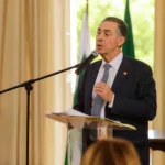 Luís Roberto Barroso, presidente do STF ministra palestra para estudantes do Colégio Estadual do Paraná