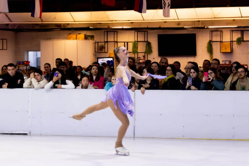 Com apoio do Estado, Curitiba recebe Campeonato Paranaense de Patinação Artística no Gelo Foto: Divulgação / Federação de Esportes no Gelo do Estado do Paraná