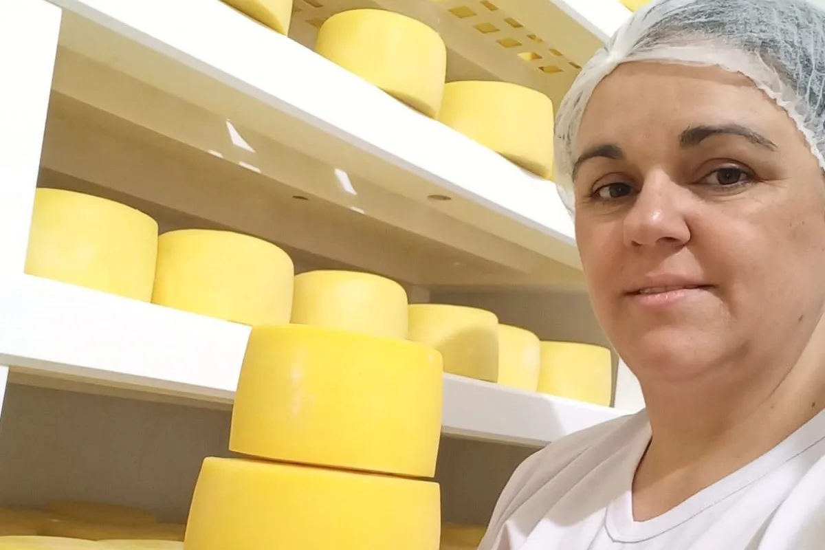 A produtora Eliane Mergener da Silva, foi a grande vencedora do Primeiro Prêmio Expobel de Queijos Coloniais do Sudoeste.