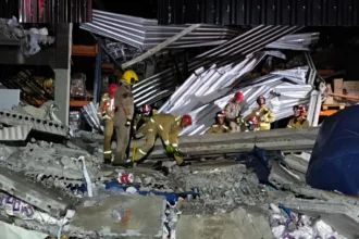 Corpo de Bombeiros atende acidente em supermercado de Pontal do Paraná; Houve um desabamento de uma laje