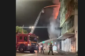 Incêndio em pousada de Porto Alegre deixa pelo menos 10 mortos - Frame Corpo de Bombeiros Militar do Rio Grande do Sul