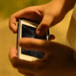 Regulamentado direito das crianças e adolescentes em ambiente digital