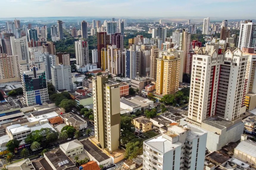 Paraná tem a quarta menor desigualdade de renda do Brasil, aponta pesquisa do IBGE - Imagem ilustrativa de Maringá Foto: Roberto Dziura Jr/AEN